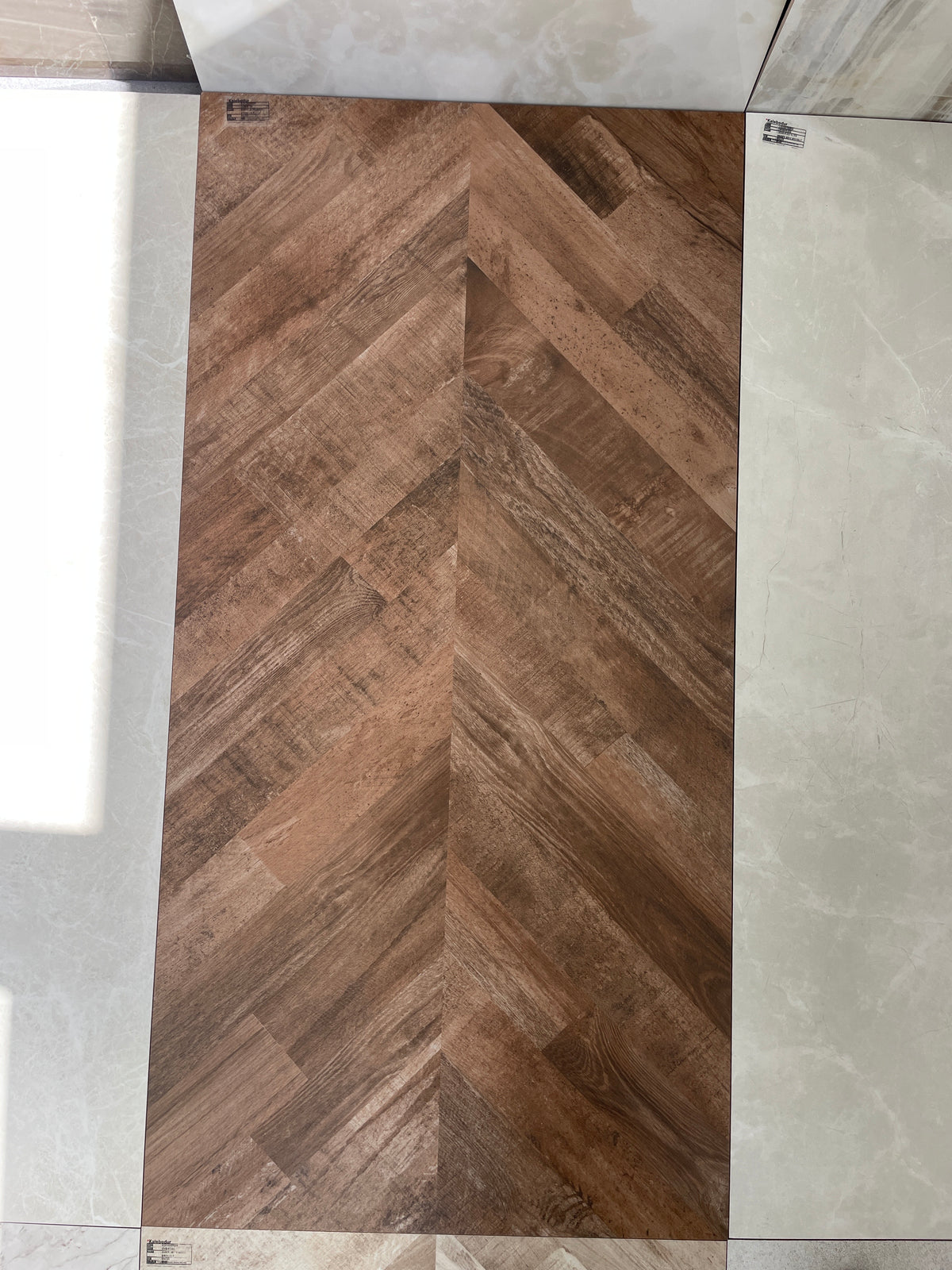 Carrelage sol / mur effet bois chevron FISHWOOD CERISIER l.60 x L.120 cm Mat LIMCARO - photo réelle 1