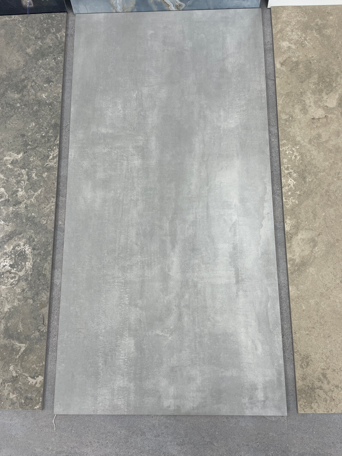 Carrelage sol / mur effet béton SOUL GREY  l.60 x L.120 cm Mat LIMCARO - photo réelle 1